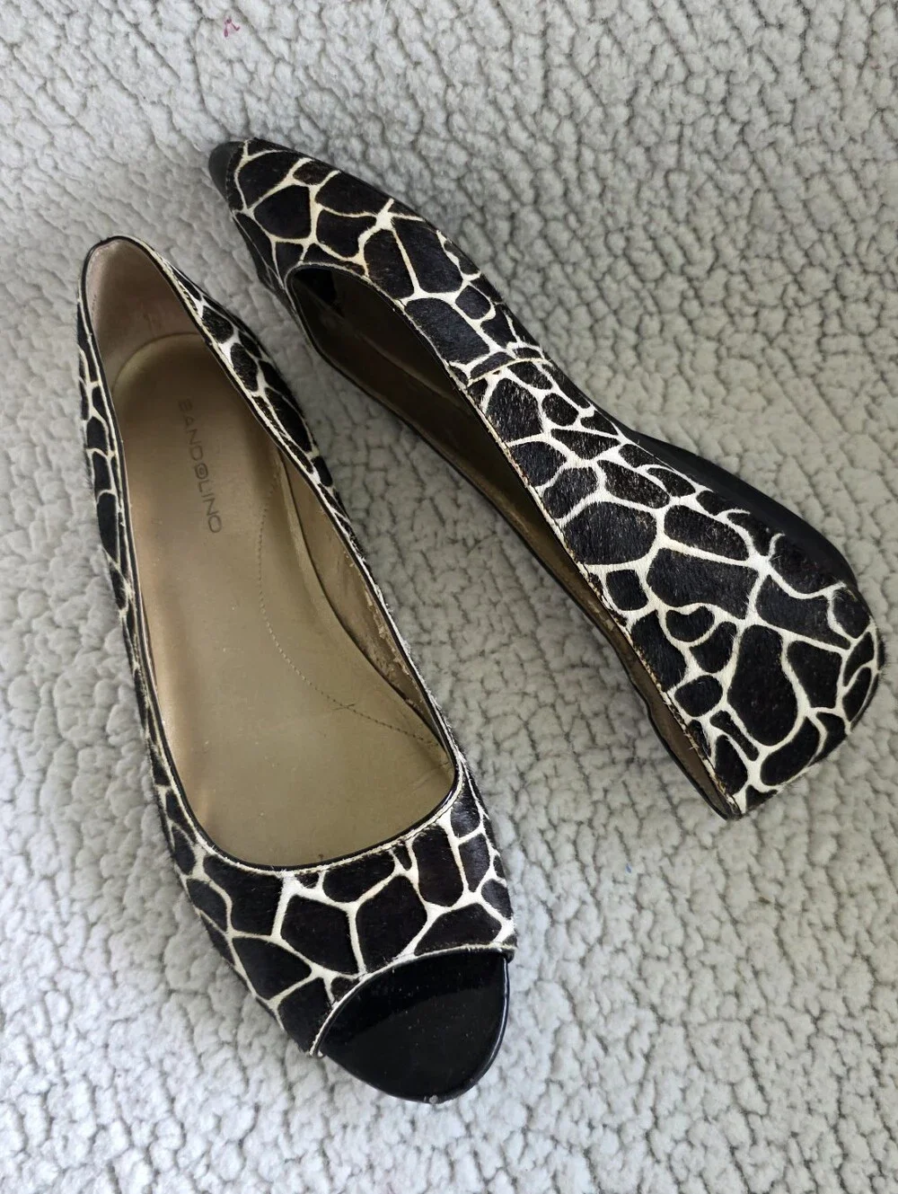 Bandolino Dark Chocolate Brown & Cream Peep-Toe Giraffe Print Flats Size 11 - Picture 2 of 9